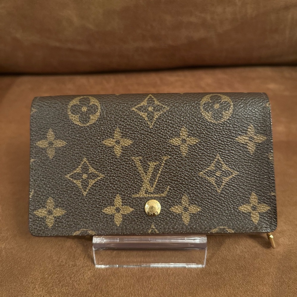 Louis Vuitton Monogram Tresor Wallet